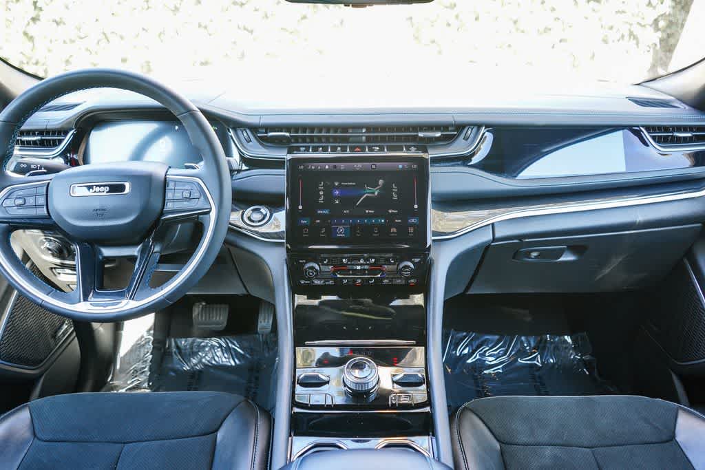 Thumbnail: 2022 Jeep Grand Cherokee - 11
