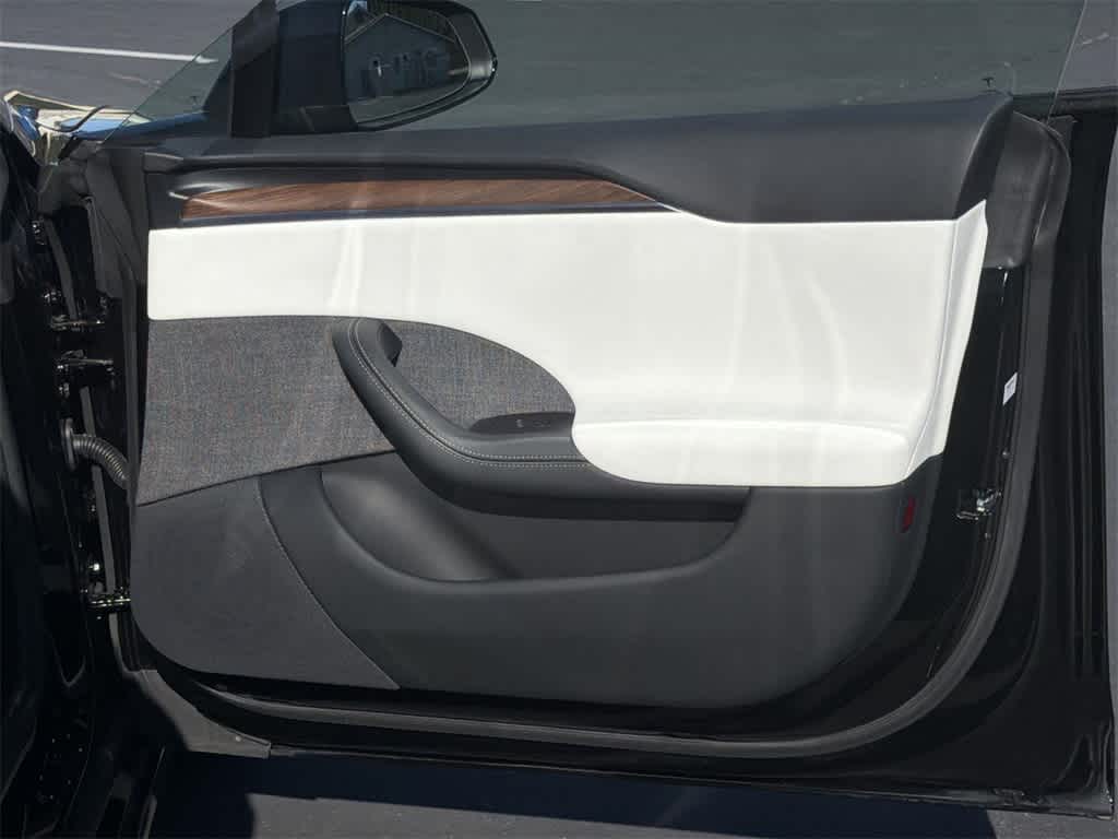 Thumbnail: 2022 Tesla Model S - 33