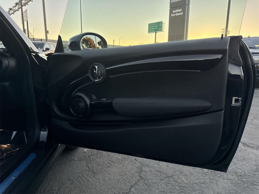 Thumbnail: 2023 MINI Cooper Hardtop - 33