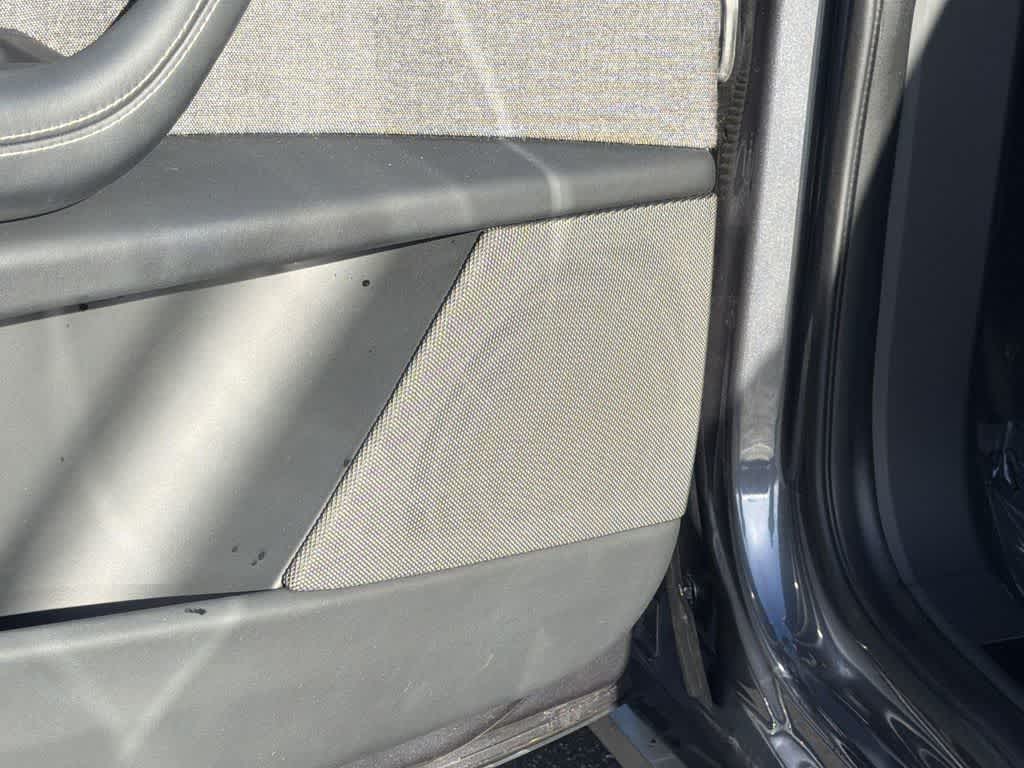 Thumbnail: 2022 Tesla Model X - 25