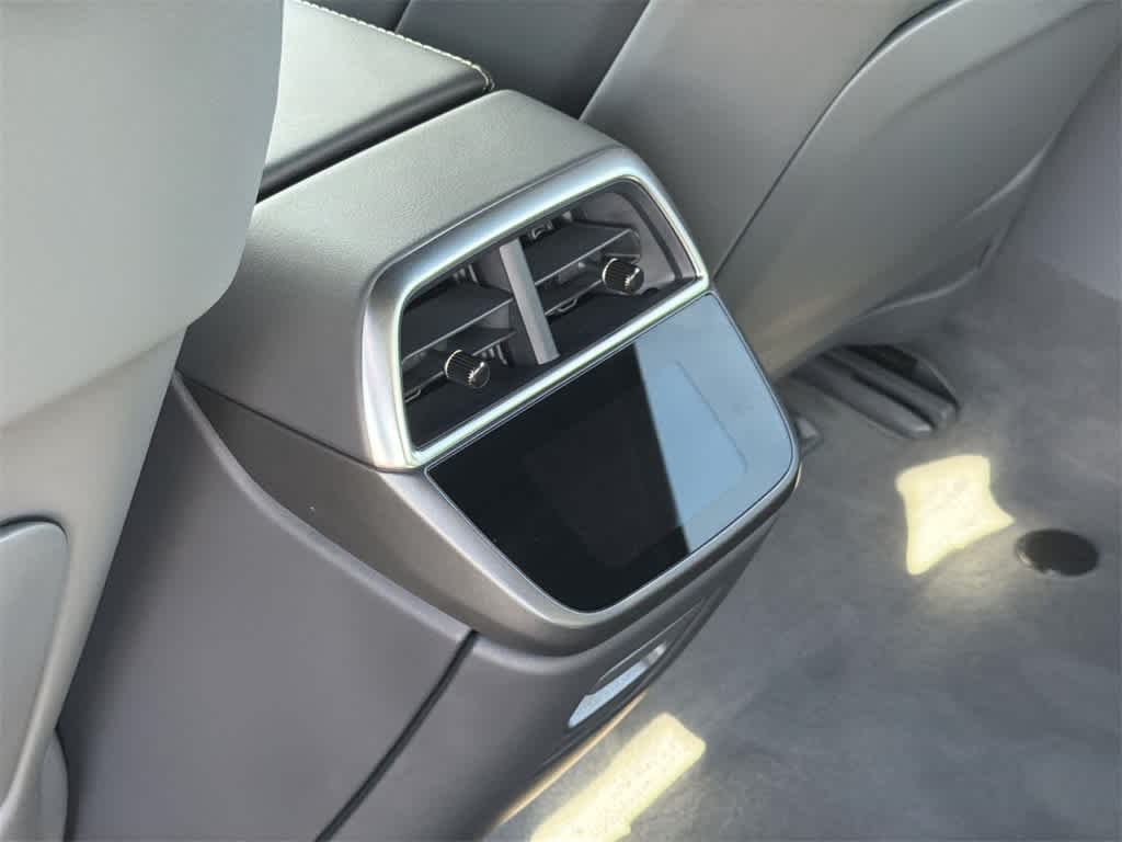 Thumbnail: 2024 Lucid Air - 29