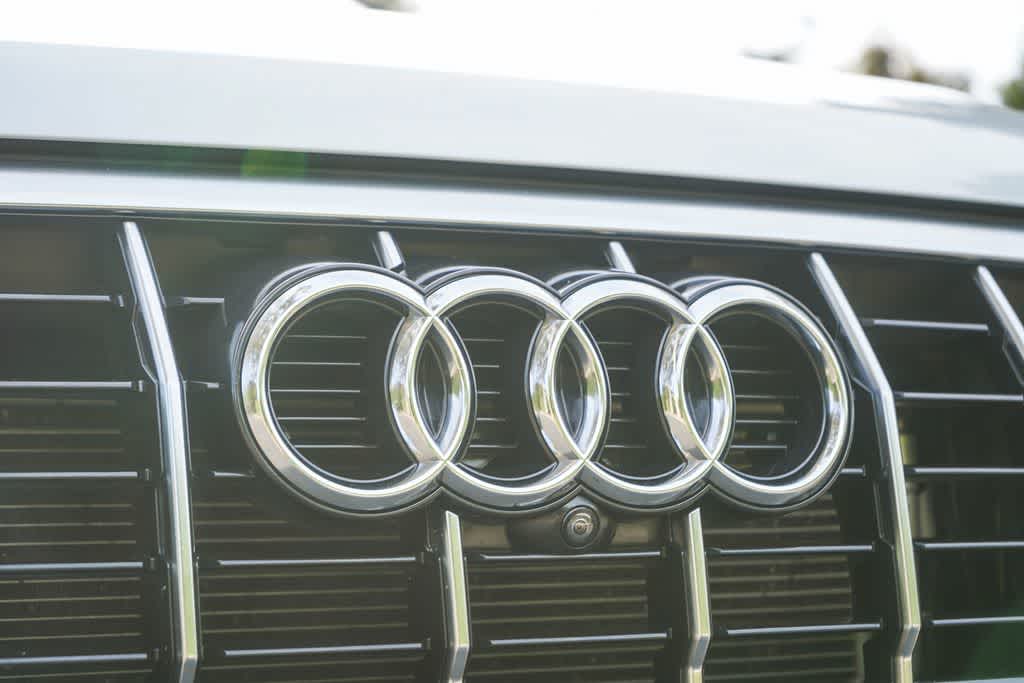 Thumbnail: 2023 Audi Q3 - 11