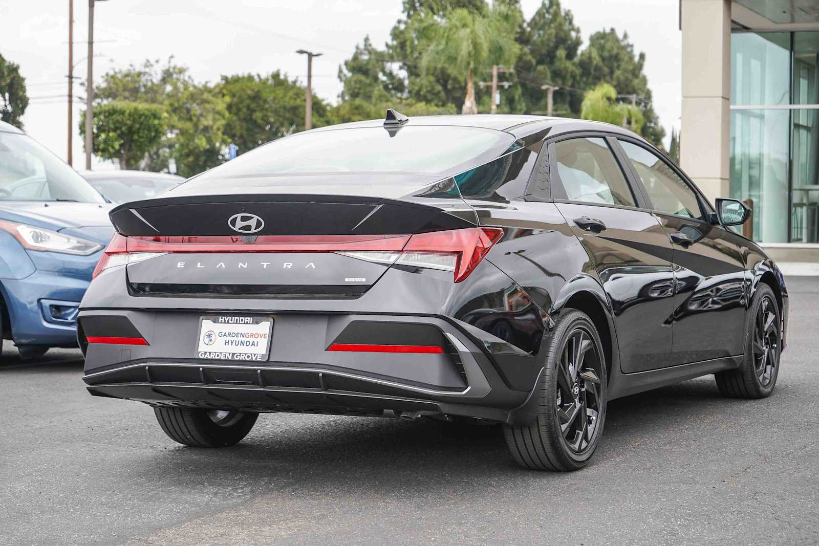 Thumbnail: 2026 Hyundai Elantra - 4
