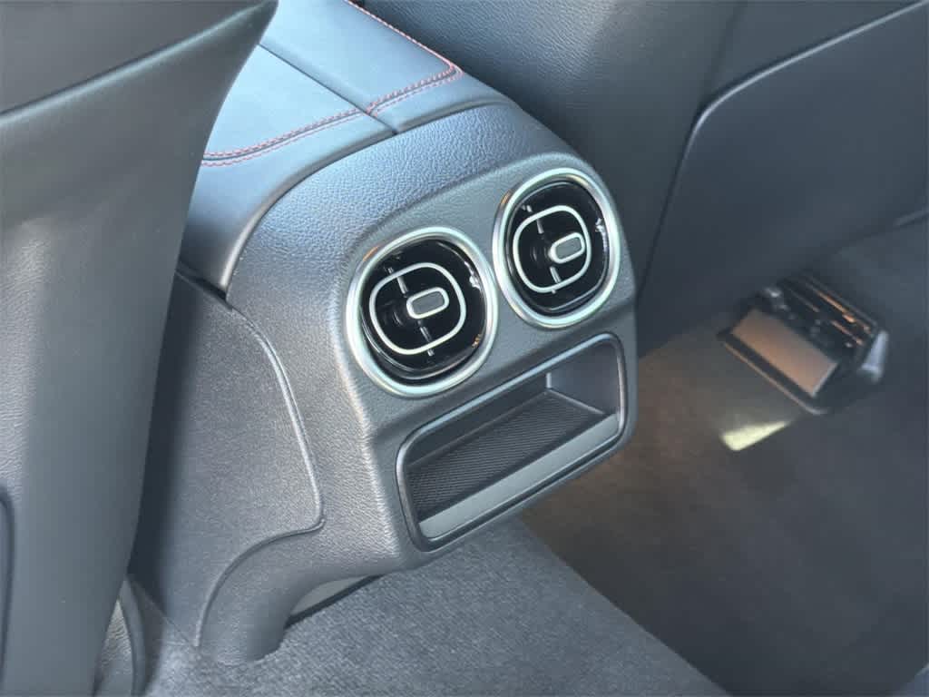 Thumbnail: 2024 Mercedes-Benz C-Class - 31