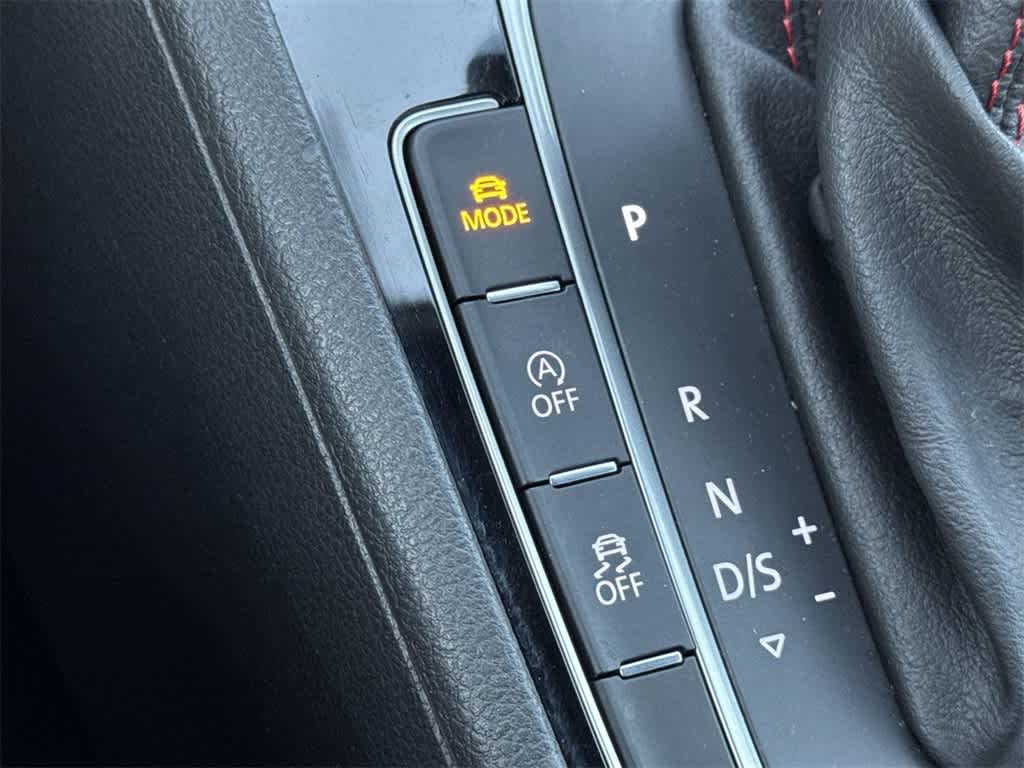 Thumbnail: 2019 Volkswagen Golf - 20