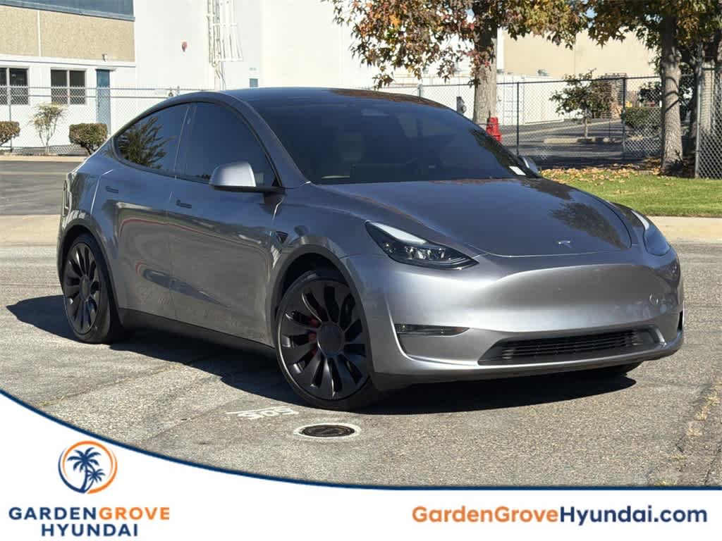 2025 Tesla Model Y Performance's photo