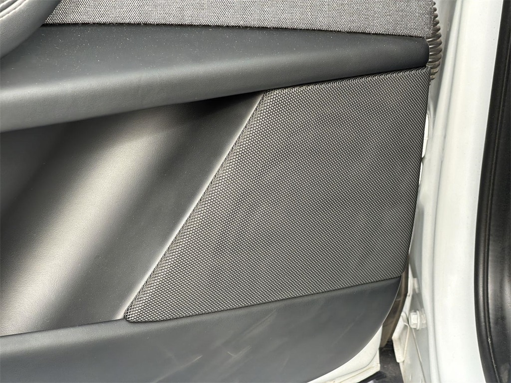 Thumbnail: 2023 Tesla Model X - 25