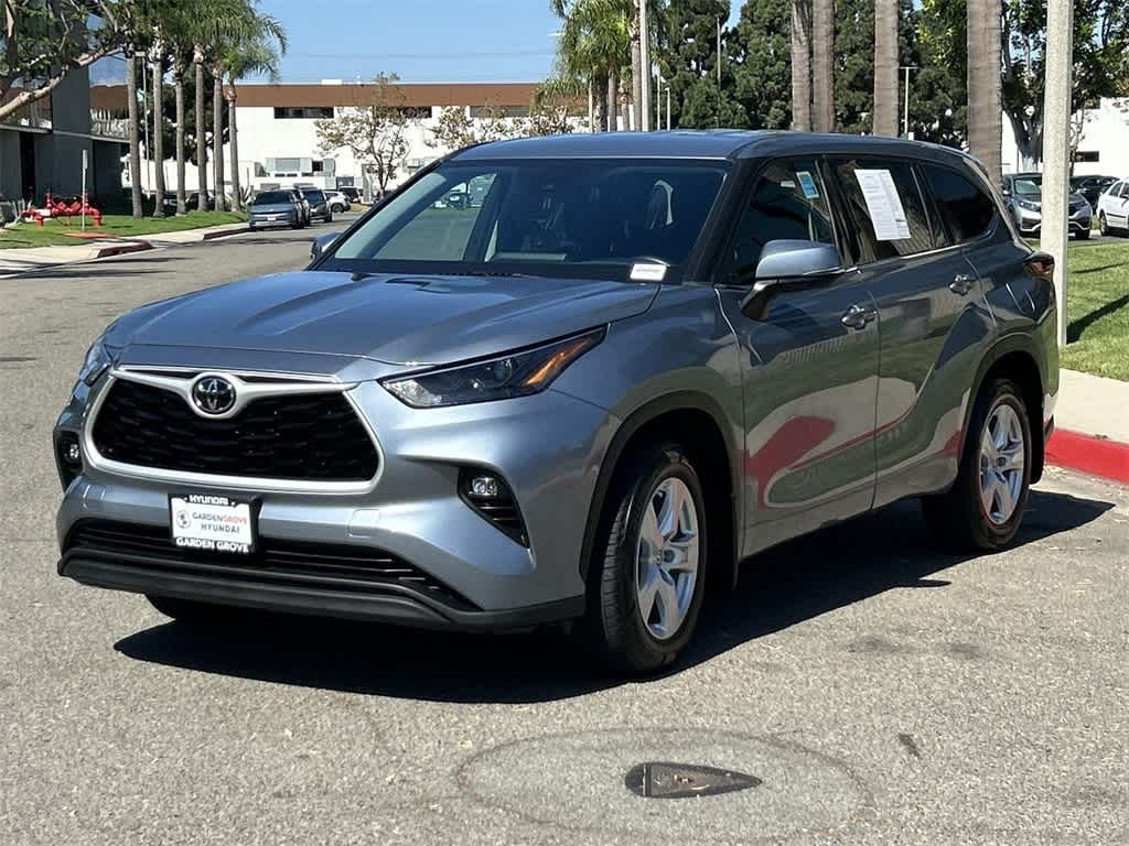 Thumbnail: 2022 Toyota Highlander - 8