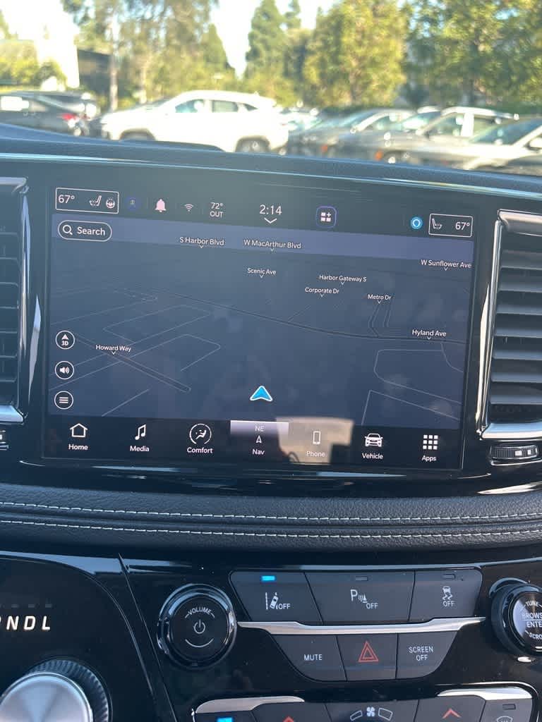 Thumbnail: 2023 Chrysler Pacifica - 10