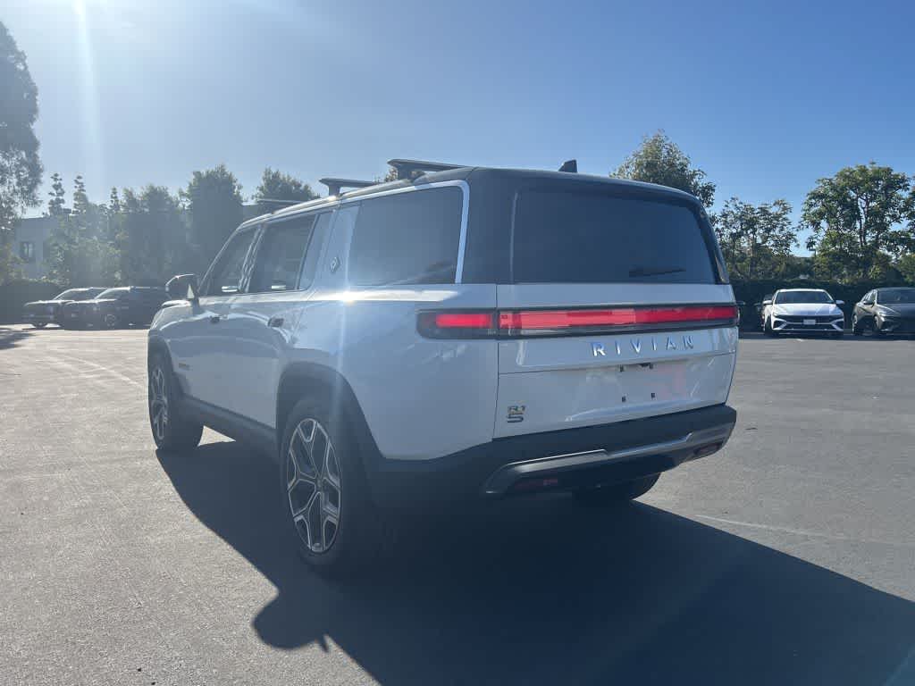 Thumbnail: 2023 Rivian R1S - 4