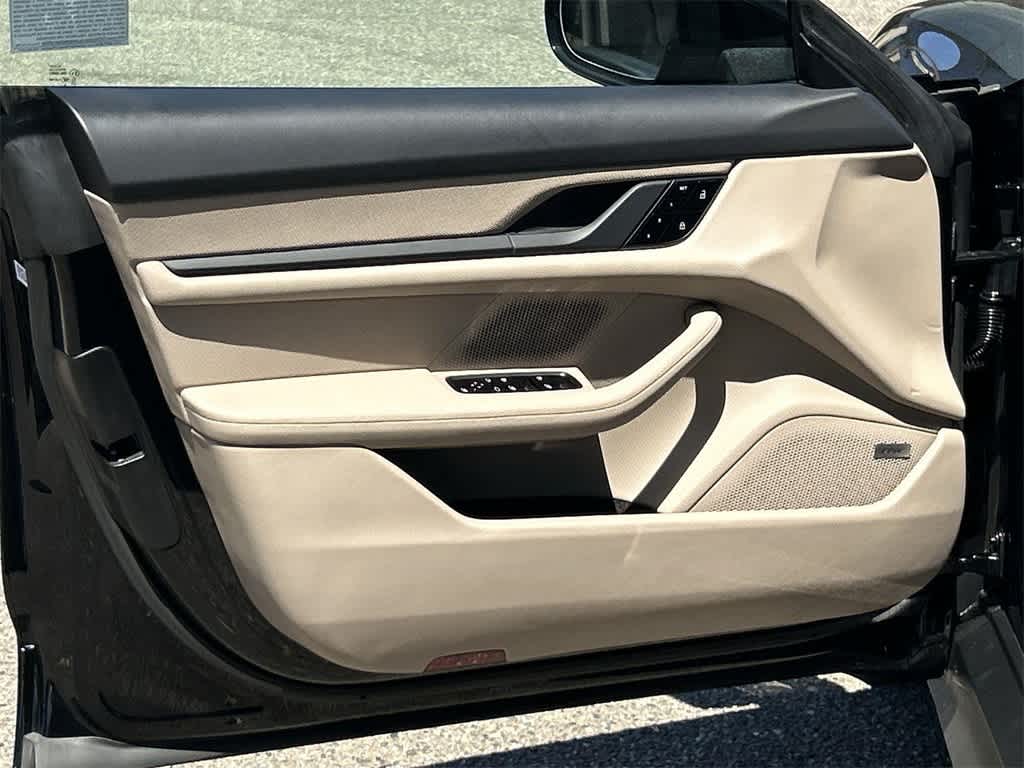 Thumbnail: 2021 Porsche Taycan - 32