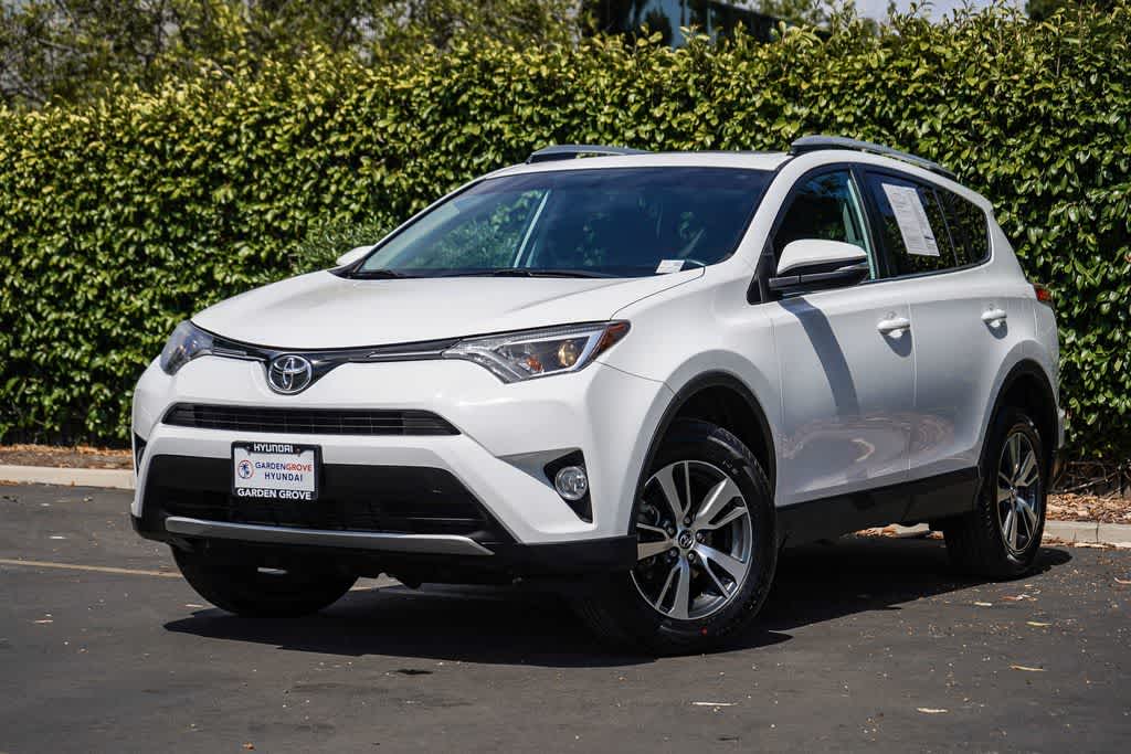 2016 Toyota RAV4 XLE's photo