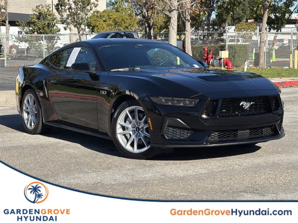 2025 Ford Mustang GT Premium's photo