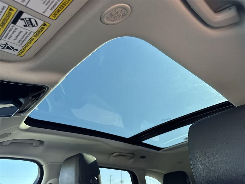 Thumbnail: 2024 Land Rover Range Rover Velar - 11