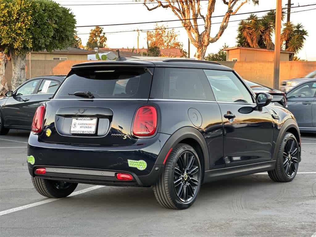 Thumbnail: 2023 MINI Cooper Hardtop - 4