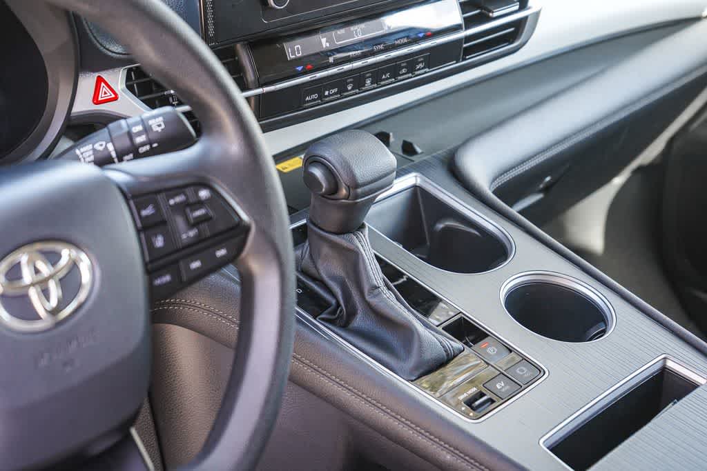 Thumbnail: 2025 Toyota Sienna - 19