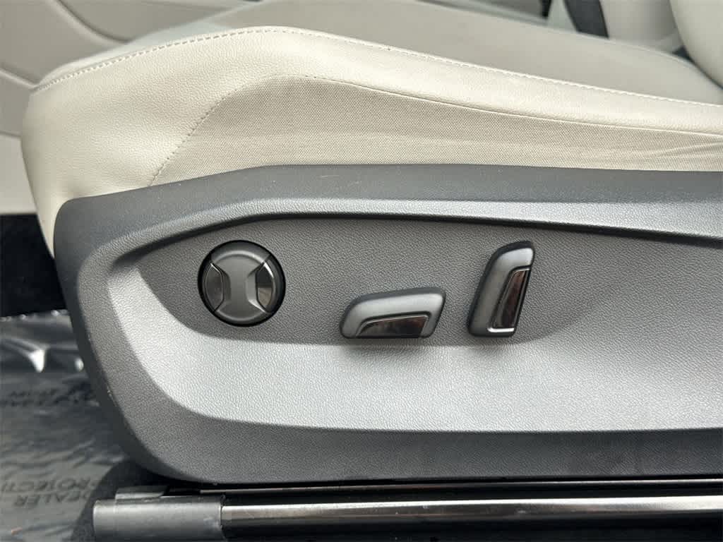 Thumbnail: 2022 Volkswagen Tiguan - 26