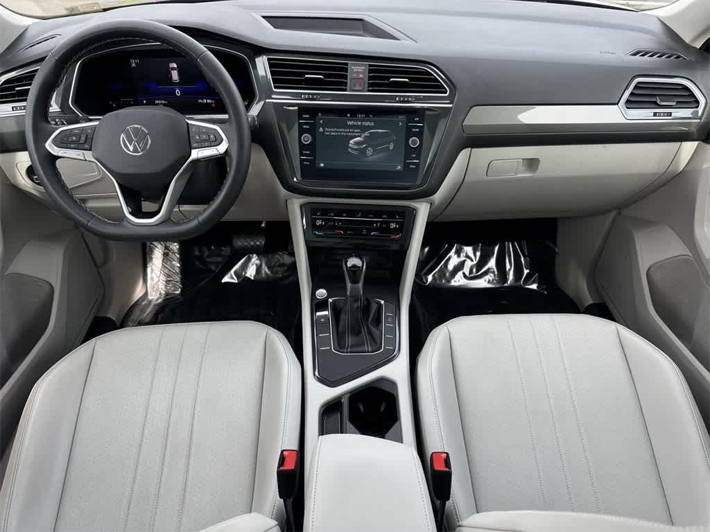 Thumbnail: 2022 Volkswagen Tiguan - 12