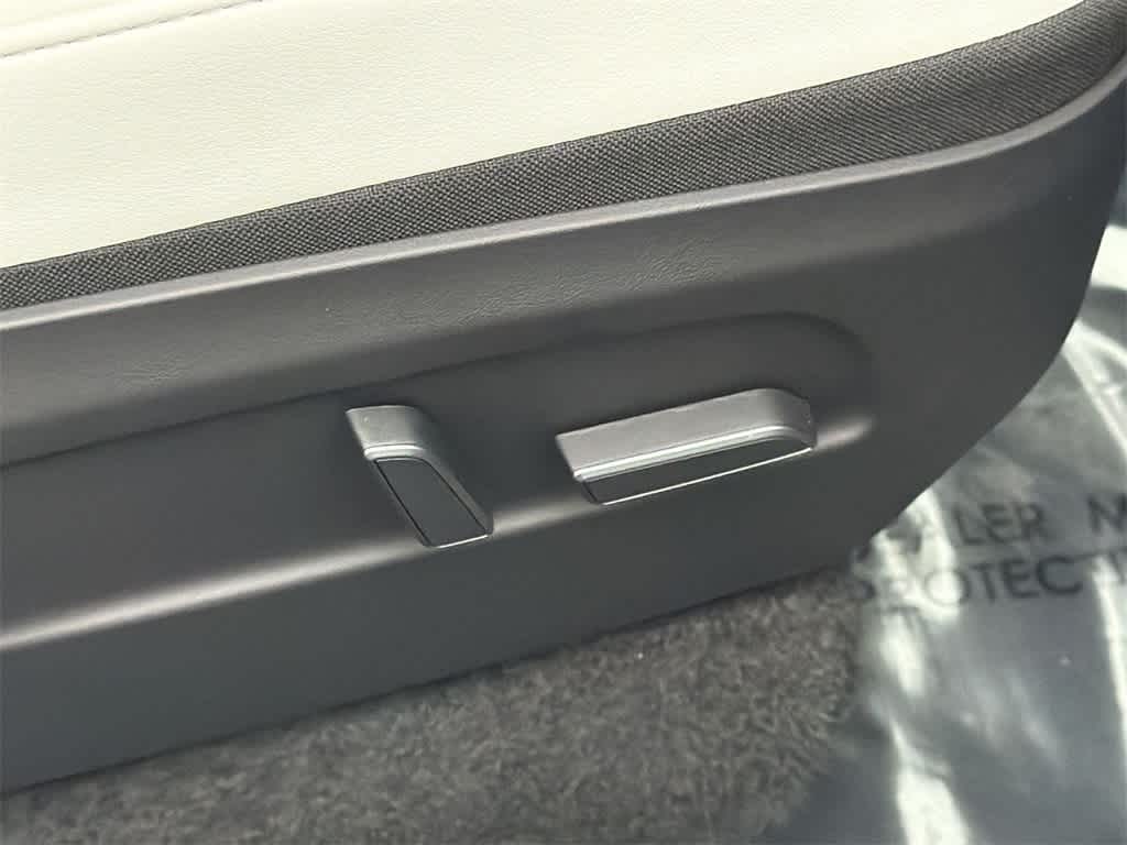 Thumbnail: 2026 Tesla Model Y - 41