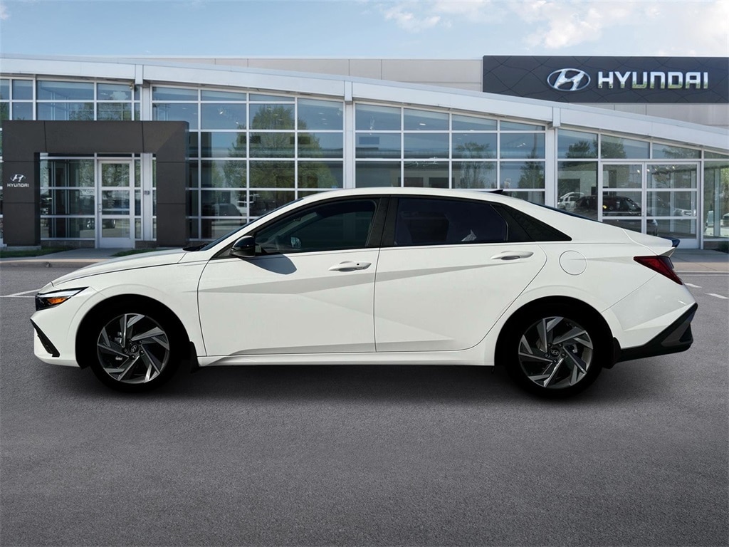 Thumbnail: 2025 Hyundai Elantra - 3