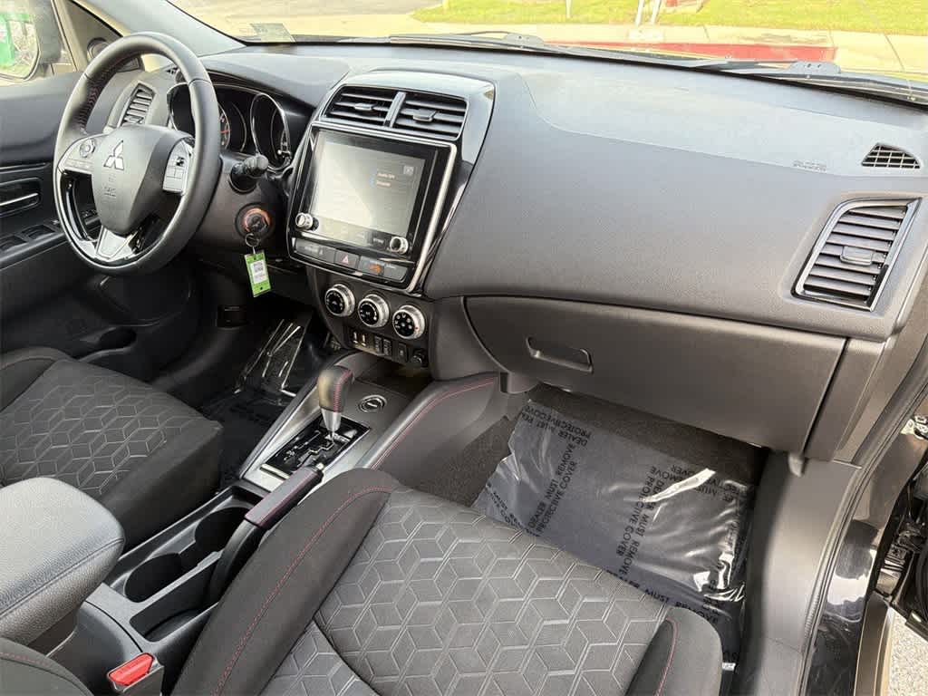 Thumbnail: 2024 Mitsubishi Outlander Sport - 42