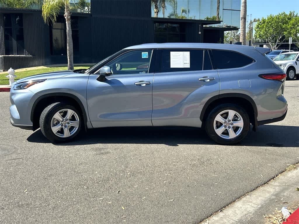 Thumbnail: 2022 Toyota Highlander - 7