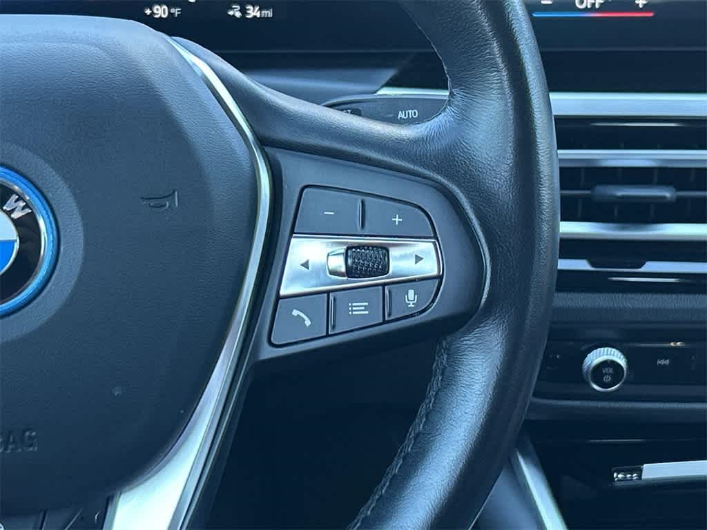 Thumbnail: 2023 BMW i4 - 23