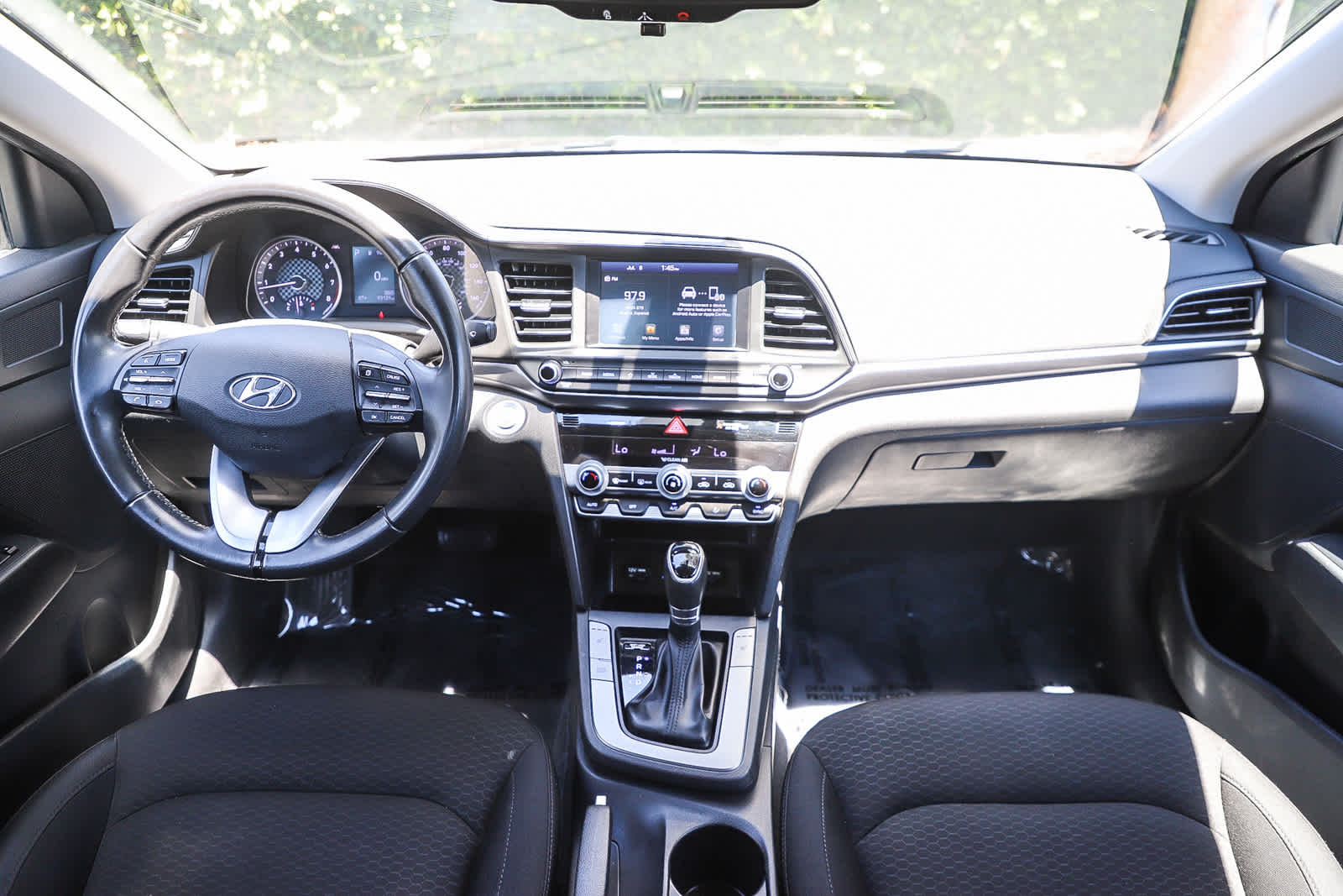 Thumbnail: 2019 Hyundai Elantra - 11