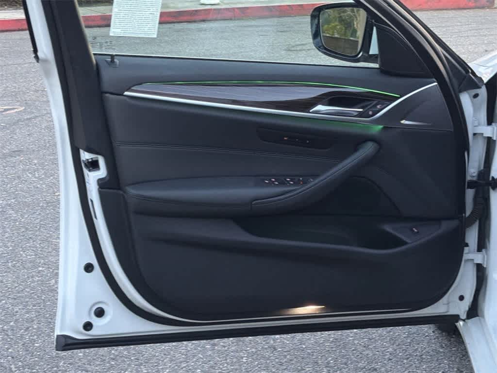 Thumbnail: 2020 BMW 5 Series - 23