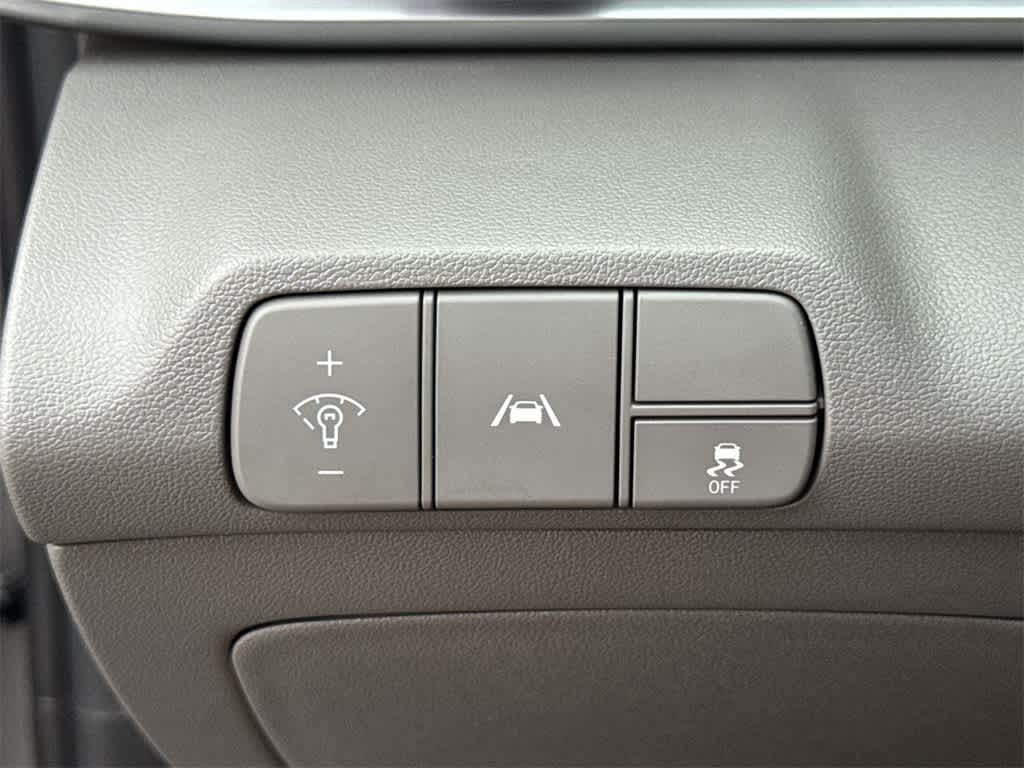 Thumbnail: 2023 Hyundai Elantra - 22