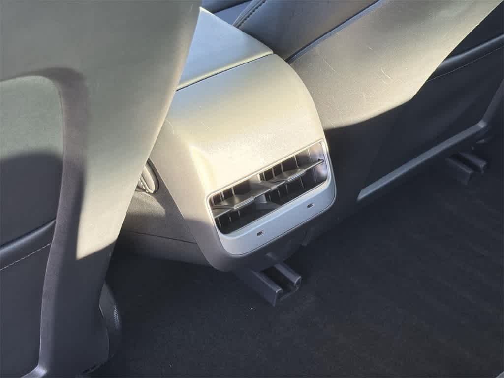 Thumbnail: 2022 Tesla Model 3 - 31