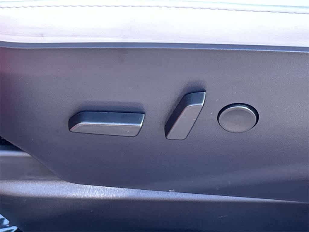 Thumbnail: 2021 Tesla Model X - 40