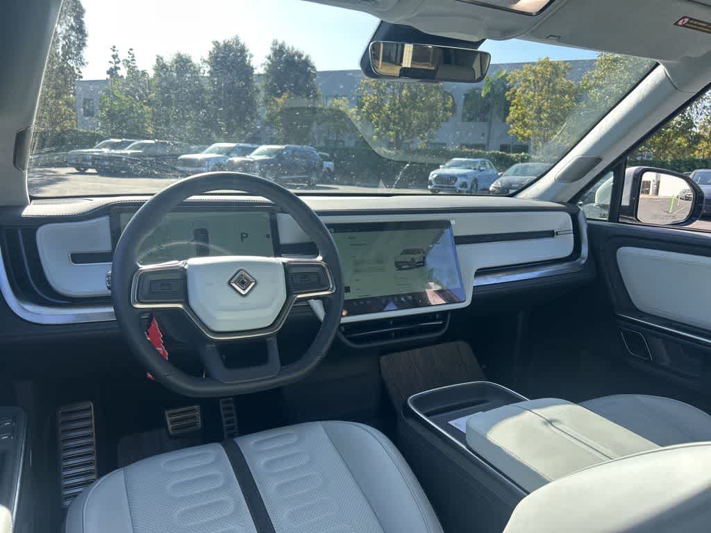 Thumbnail: 2023 Rivian R1S - 8