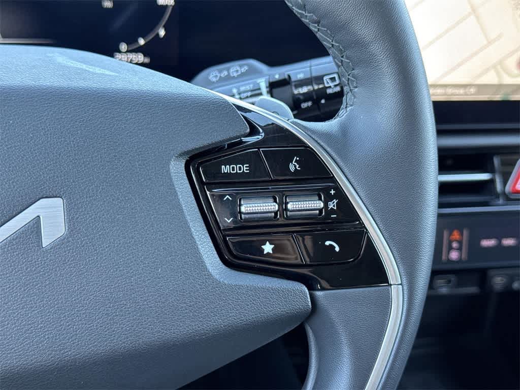 Thumbnail: 2023 Kia Niro - 15