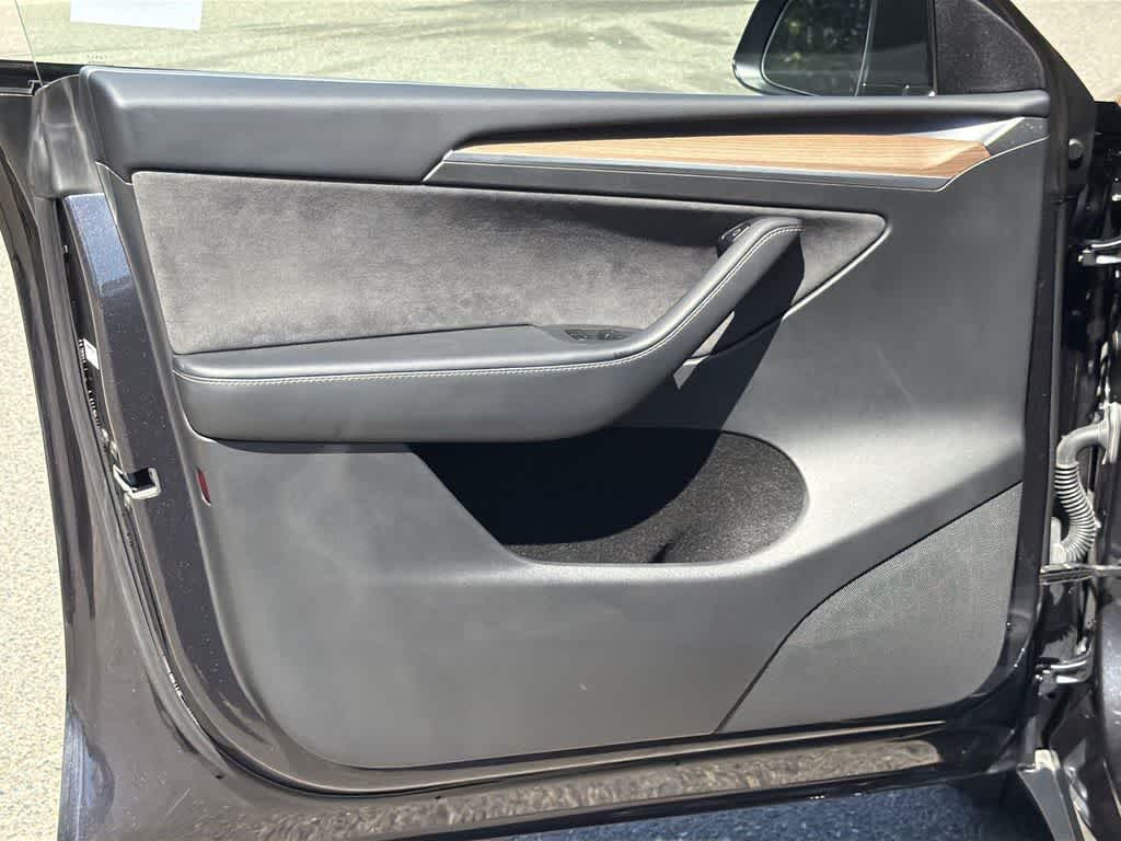 Thumbnail: 2025 Tesla Model Y - 24