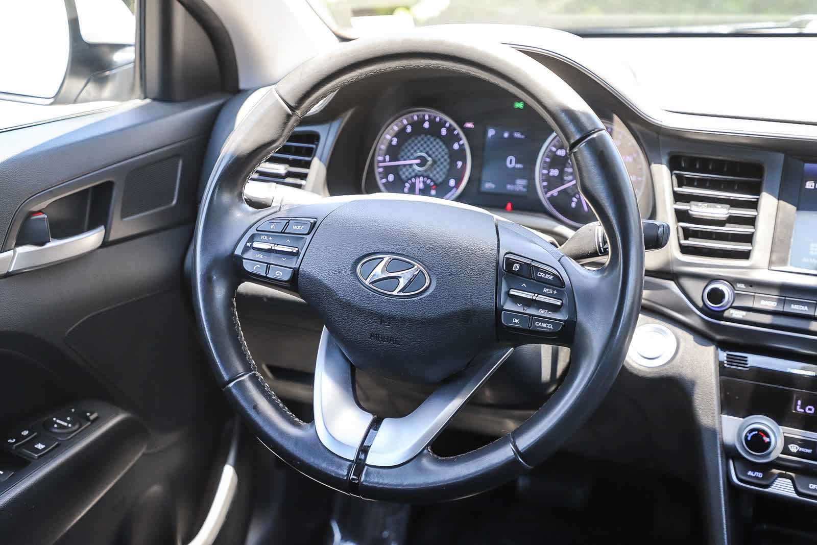 Thumbnail: 2019 Hyundai Elantra - 14