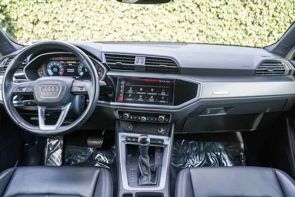 Thumbnail: 2023 Audi Q3 - 12