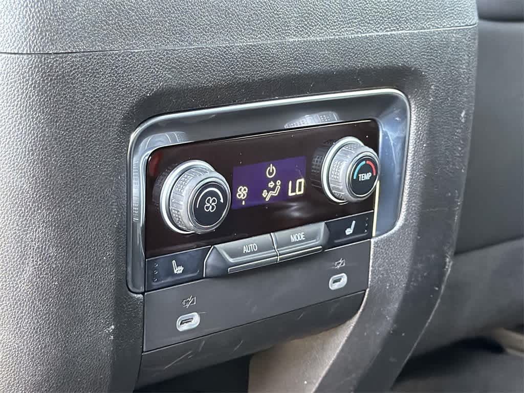 Thumbnail: 2023 Chevrolet Suburban - 31