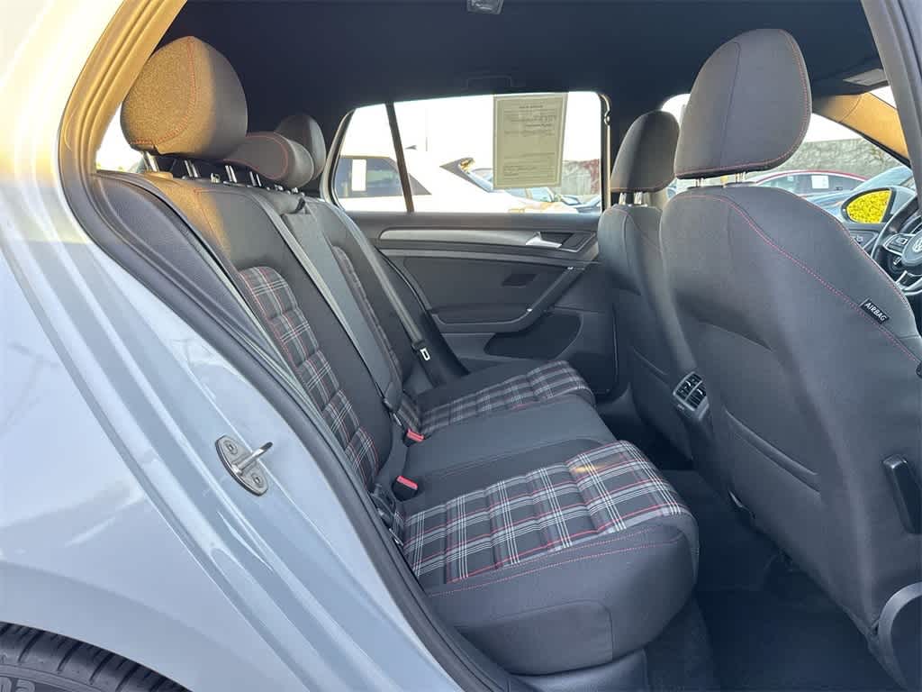 Thumbnail: 2019 Volkswagen Golf - 32