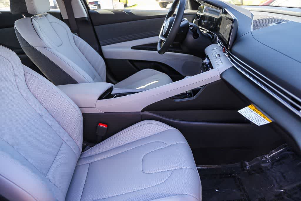 Thumbnail: 2025 Hyundai Elantra - 16