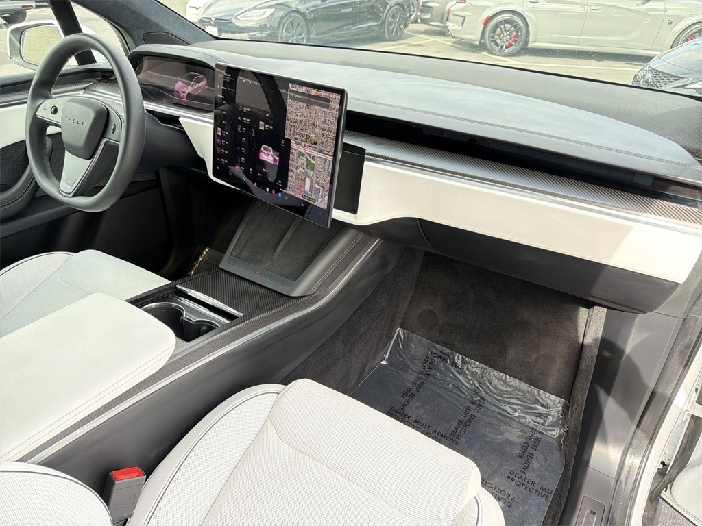 Thumbnail: 2023 Tesla Model X - 44