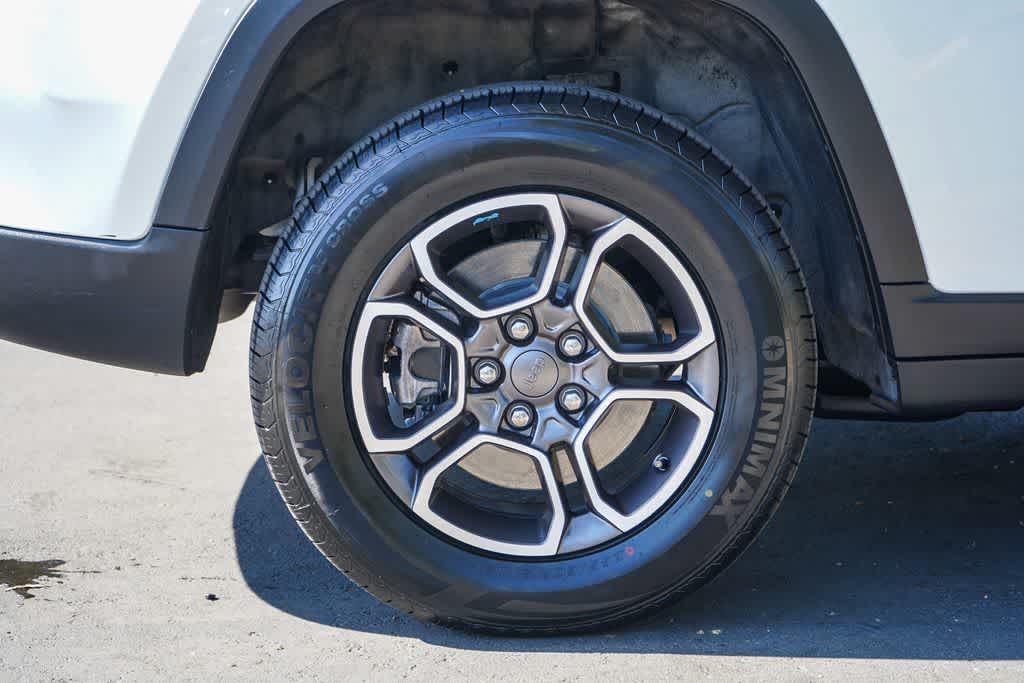 Thumbnail: 2022 Jeep Grand Cherokee - 7