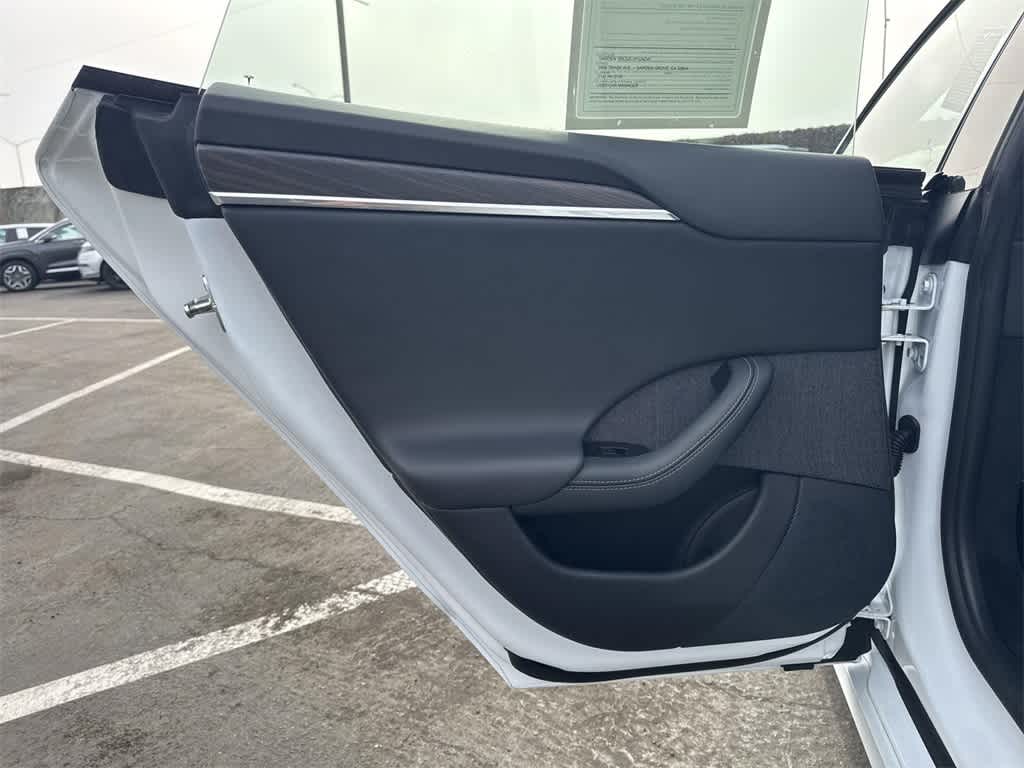 Thumbnail: 2022 Tesla Model S - 29