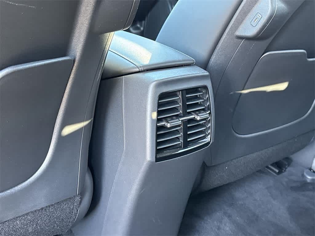 Thumbnail: 2023 Kia Niro - 31