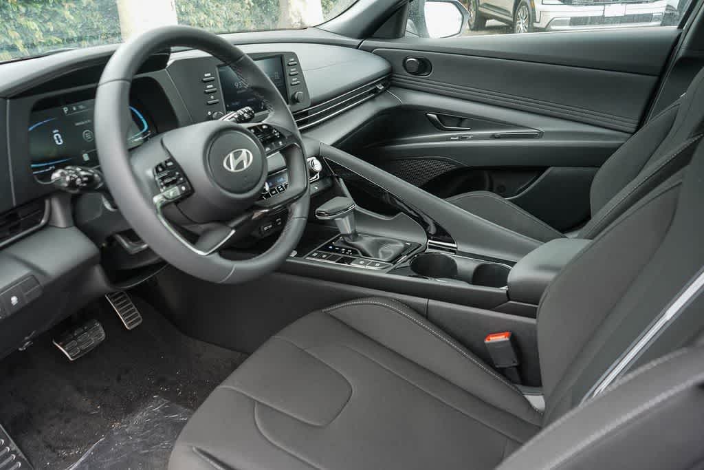 Thumbnail: 2026 Hyundai Elantra - 18