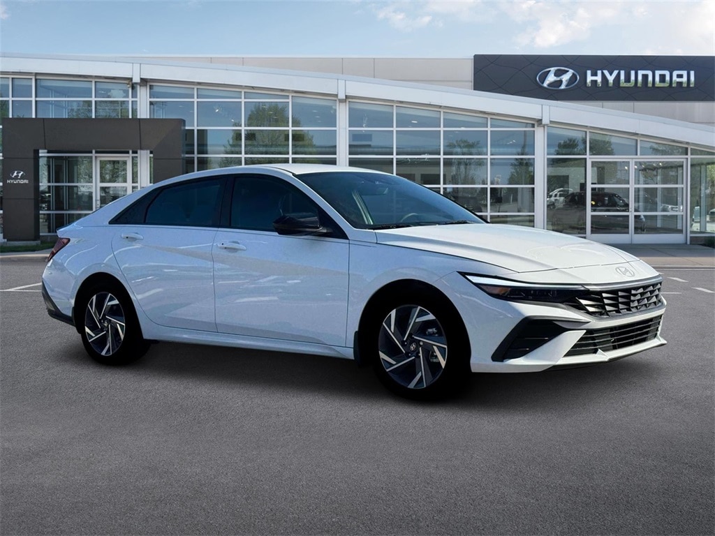 Thumbnail: 2025 Hyundai Elantra - 10