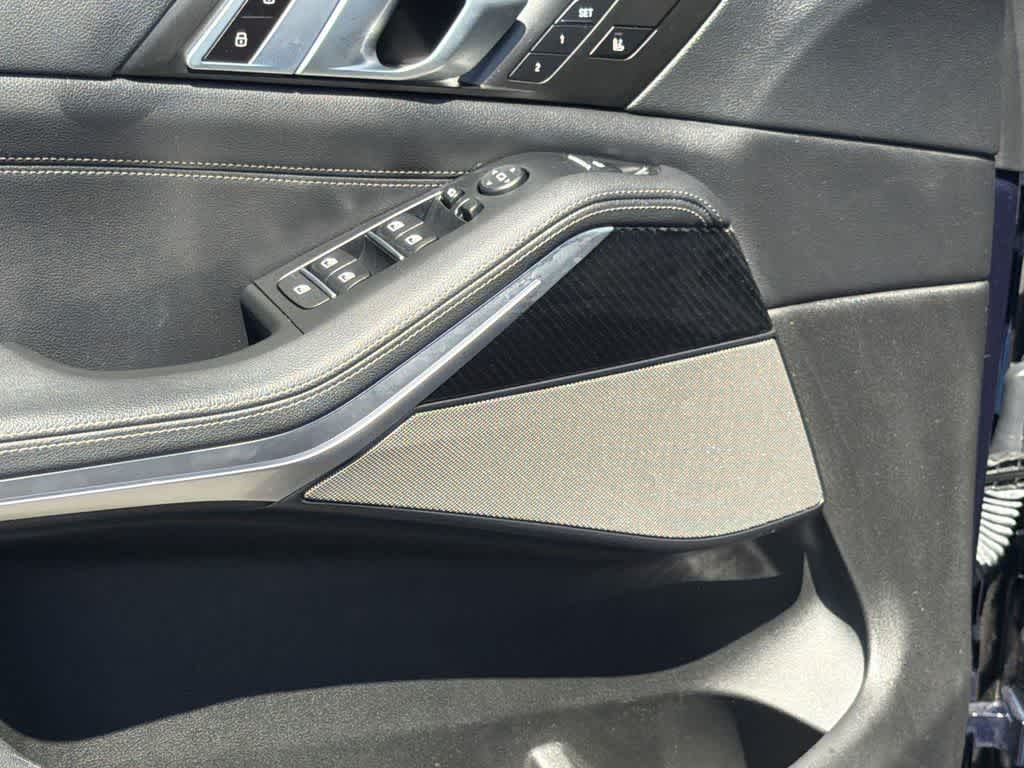 Thumbnail: 2021 BMW M5 - 25