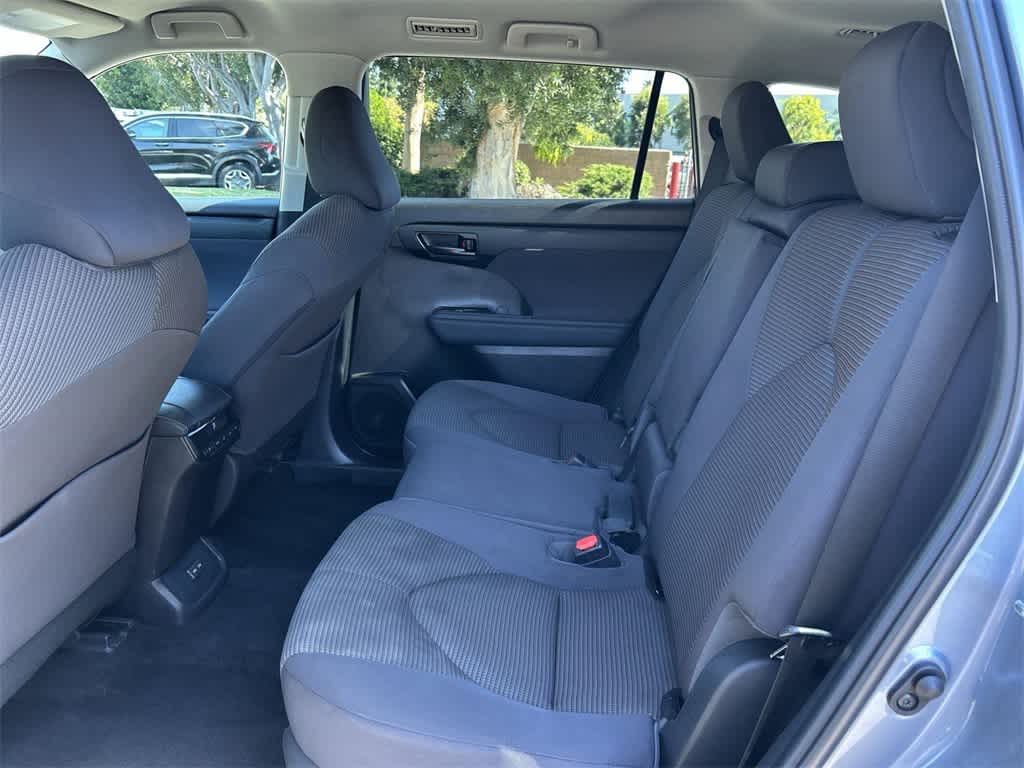 Thumbnail: 2022 Toyota Highlander - 29