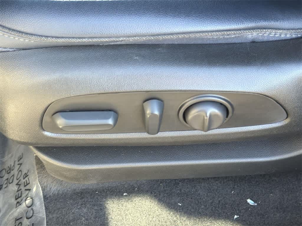 Thumbnail: 2023 Chevrolet Bolt EUV - 24