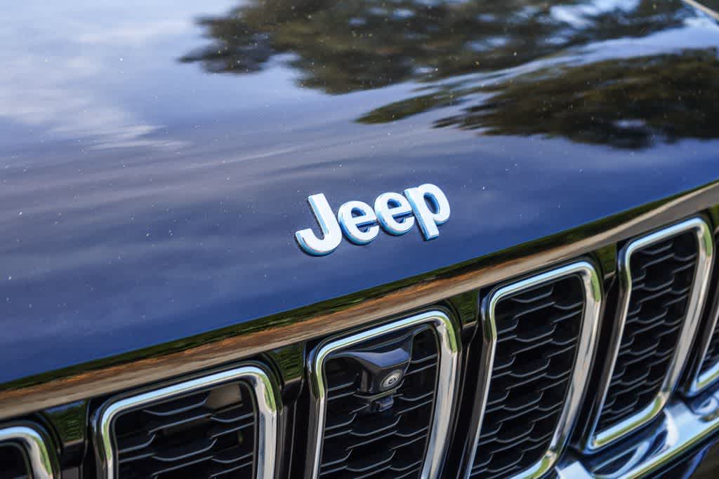 Thumbnail: 2023 Jeep Grand Cherokee - 11
